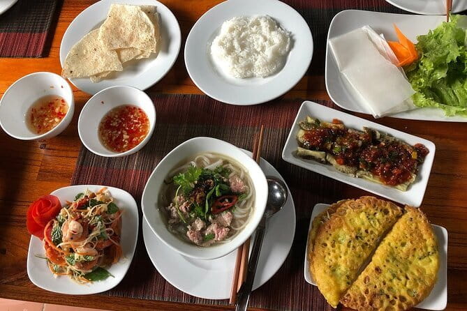 Private HoiAn Ancient Town Night Market Street food tour by Night - Transport, duration, and the confusing start time
