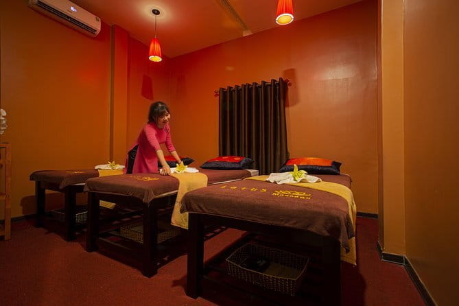 Private Rejuvenating Mask Therapy in Da Nang - Why the private format matters