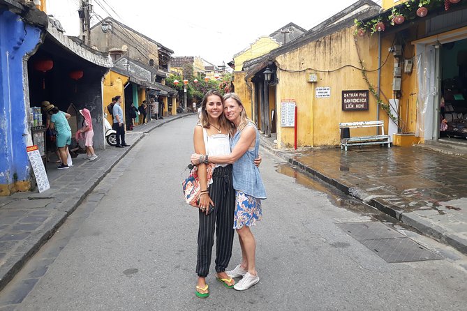 PRIVATE TOUR Marble Mountains-Hoi An Old town-Night Market-Boat - Lantern streets and the night market