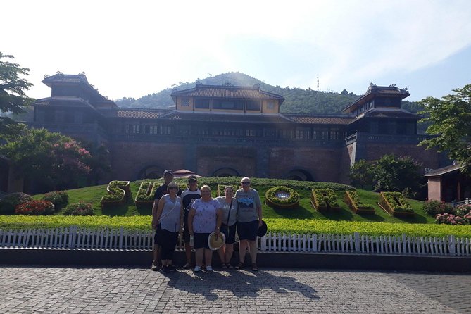 Private Transfer Da nang or Hoi An To Hue Via Ba Na Hill Golden Bridge - What the driver service is really like