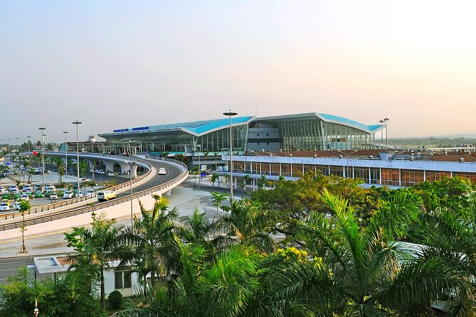 Private transfer Danang airport - Hotels in Danang - A cheap arrival ride with one serious booking concern