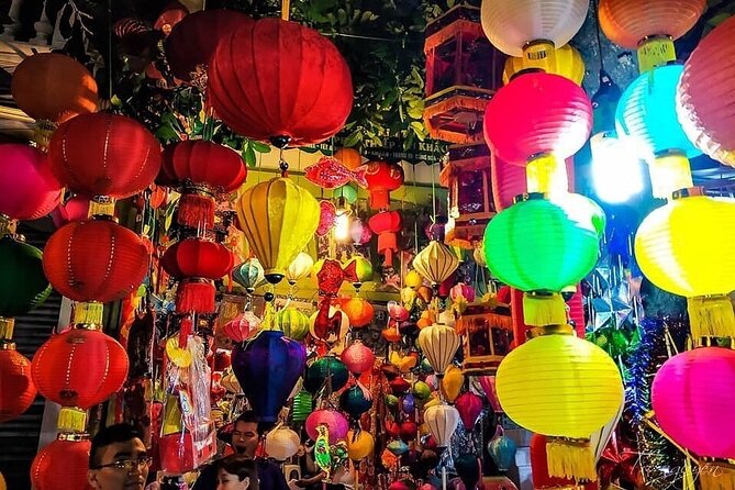 Private Transfer from Danang to Hoi An by Private Car - Meeting your driver at Da Nang Airport