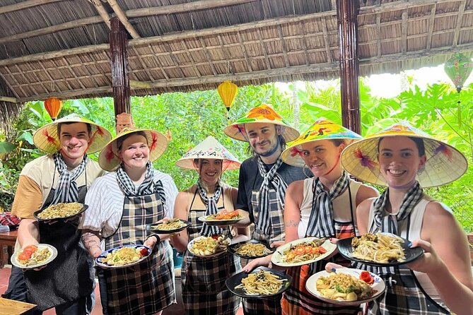 RICE PAPER Noodle Making Experience & Hoi An Cooking Class Class - Cooking Vietnamese food with chef Tim