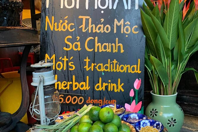 Shuttle from Da Nang Airport to Hoi An city or vice versa - The 12-hour private car alternative