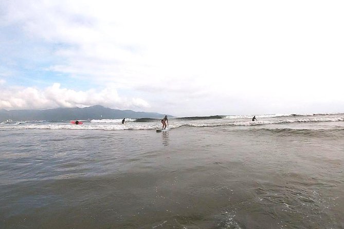 Surfboards rental on My Khe Beach - How the group size affects the experience