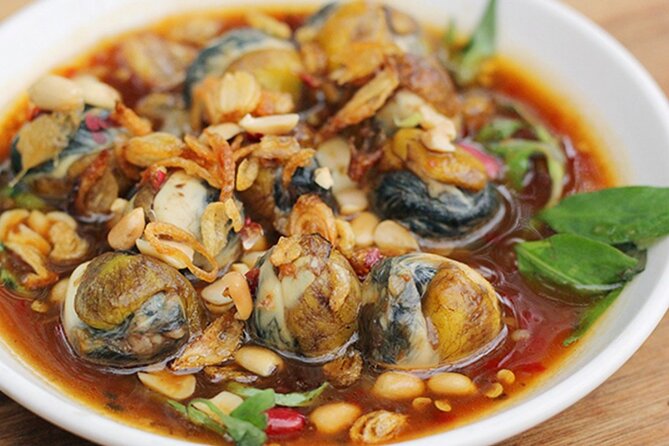 Walking Food Tour of Da Nang - Vietnamese steamed rice rolls and the first taste of local technique